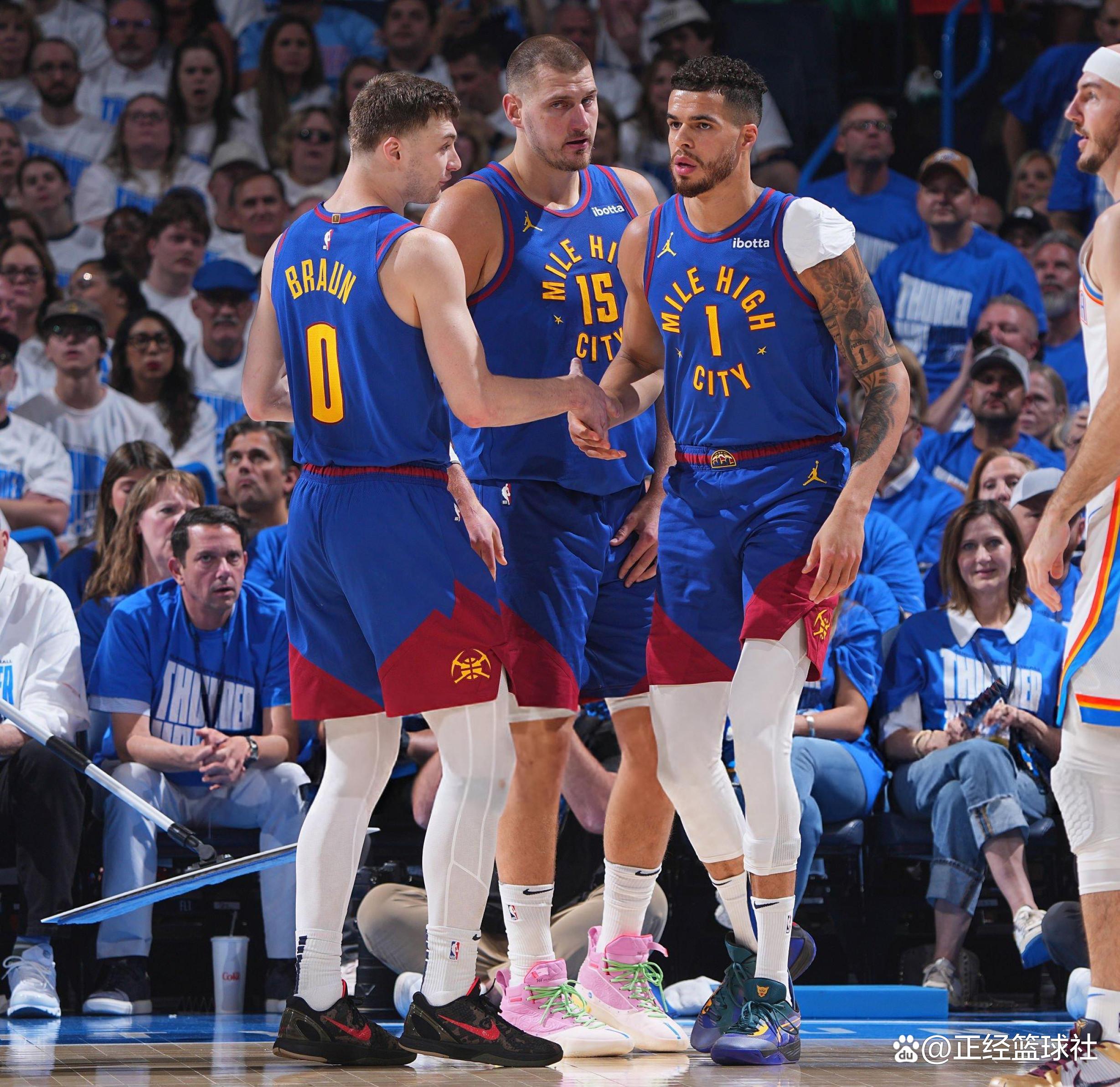 莫雷托：那不勒斯对迪乌夫有意，但球员冬窗不会离开国米（莫雷托称：那不勒斯有意迪乌夫，但他冬窗仍将留在国米）