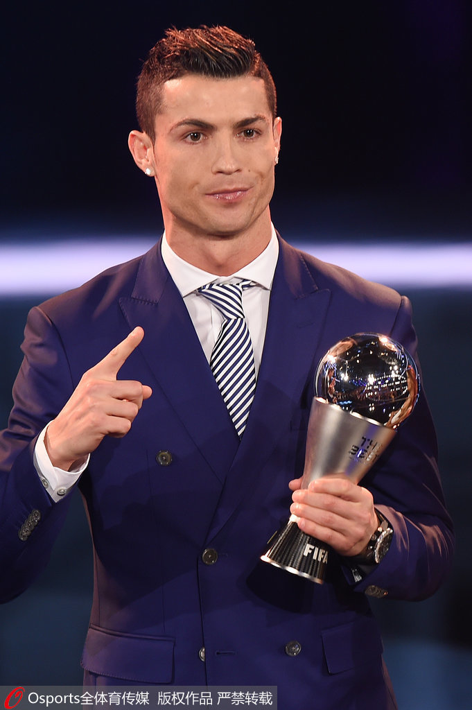 友谊赛战报：科曼、C罗破门，利雅得胜利4-2阿布扎比联合（热身赛：科曼、C罗建功，利雅得胜利4-2击败阿布扎比联合）