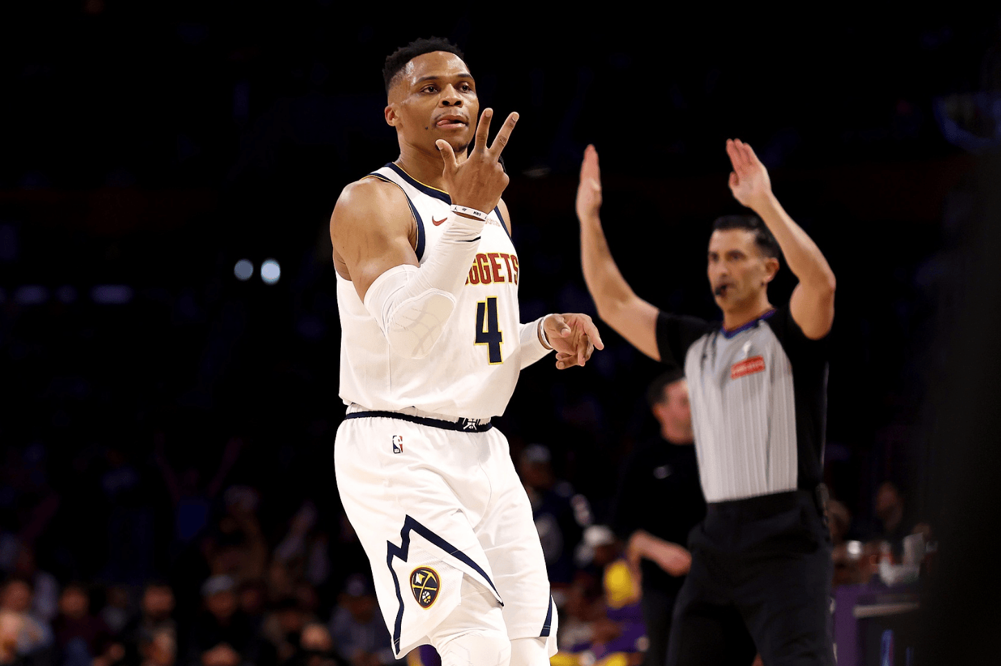 埃斯库德回顾塞维德比：有次去客场，更衣室一股很浓的氨水味（埃斯库德忆塞维利亚德比：一次客场更衣室弥漫刺鼻氨味）