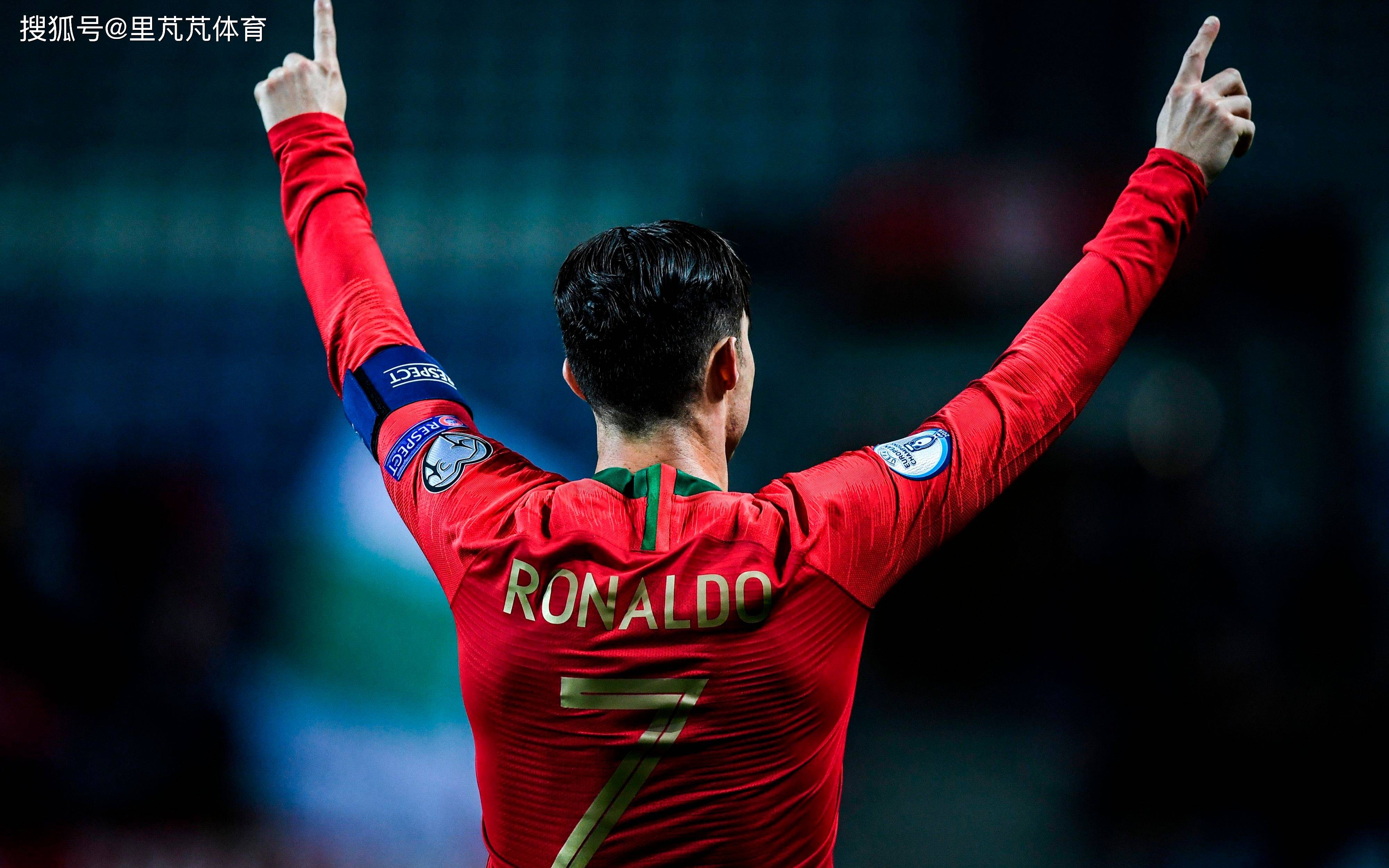 布尼达为何没首发？阿贾克斯主帅：他训练迟到了（阿贾克斯主帅解释布尼达未首发：因训练迟到）