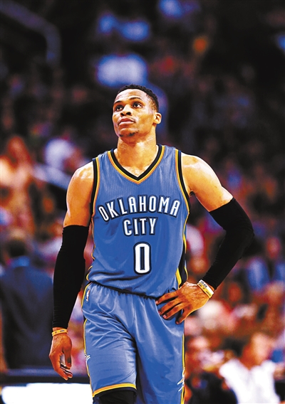 半场战报：西海岸1-0亚泰，陈柏良助攻里切利头球破僵（半场西海岸1-0亚泰：陈柏良助攻里切利头球先拔头筹）