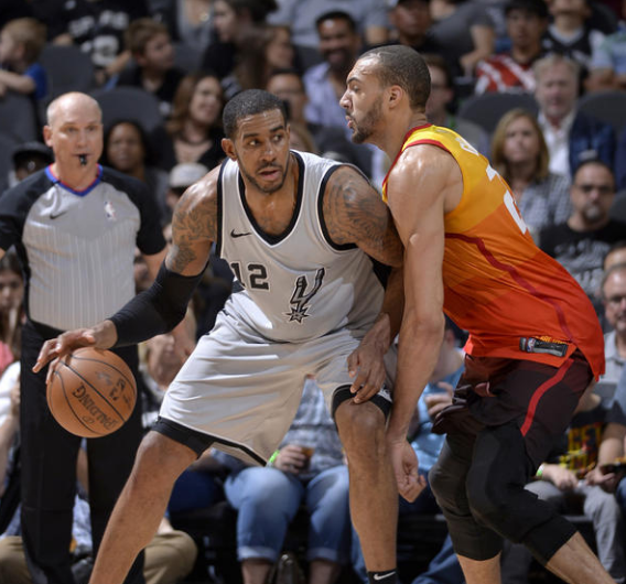 埃斯特旺经纪人：建议巴萨签下亚特兰大中场埃德松-席尔瓦（埃斯特旺经纪人提议巴萨引进亚特兰大中场埃德松-席尔瓦）