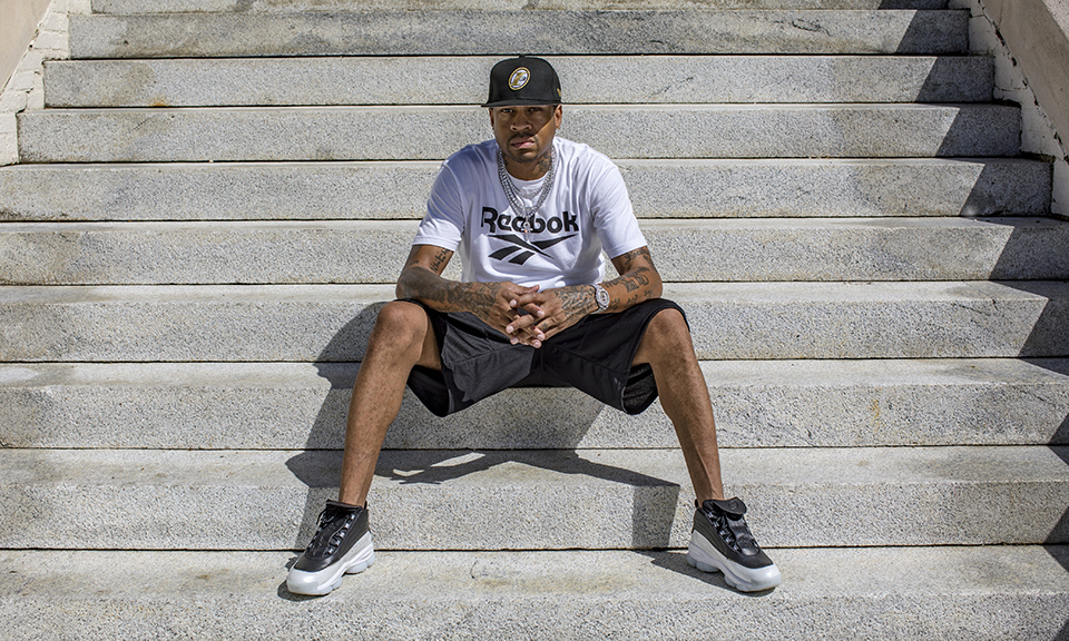 皮克：巴萨是所有冠军的有力竞争者，包括欧冠冠军（皮克：巴萨有实力争夺所有冠军，欧冠也不例外）