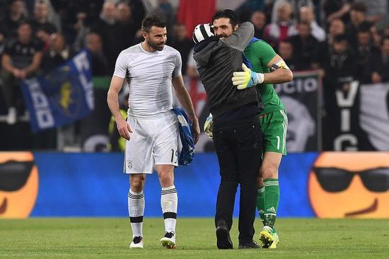 半场战报：维罗纳0-1帕尔马，马特奥-佩莱格里诺破门（半场战况：帕尔马1-0领先维罗纳，马特奥-佩莱格里诺建功）