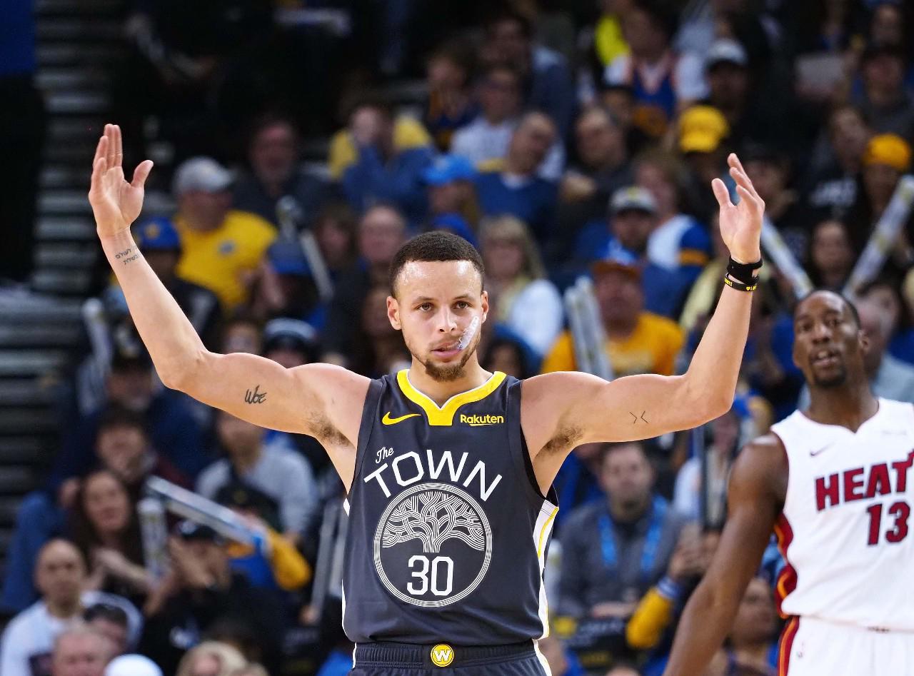 弗里克：没做好逼抢；我们不想用低位防守并靠反击1-0取胜（弗里克：逼抢执行不佳；我们不想靠低位防守与反击拿到1-0）