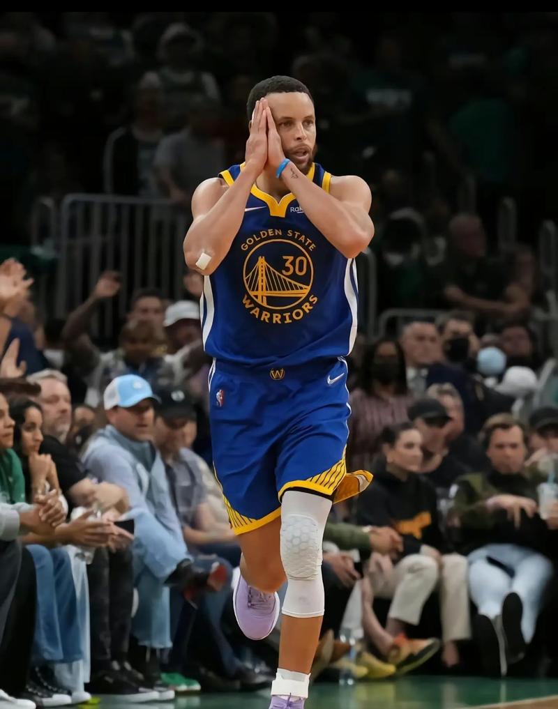 本泽马：现在的皇马队内缺少领袖；皇马永远是我的球队（本泽马直言皇马如今缺乏领袖：皇马始终是我的球队）