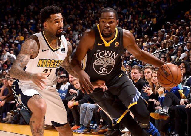 16冠王双职加冕！刘国梁隐退，王励勤能扛住洛杉矶6金硬仗吗？（16冠王双料登顶！刘国梁退居幕后，王励勤能否顶住洛杉矶六金硬仗？）