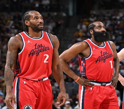 谢泼德关键时刻展现神级表现（谢泼德在关键时刻上演超神发挥）