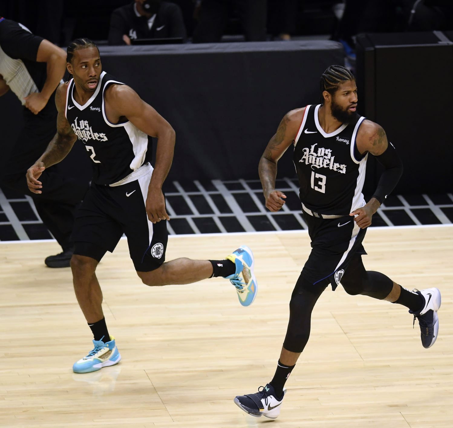 早报：肥皂剧主角名叫伊萨克（早间速报：肥皂剧主角名为伊萨克）