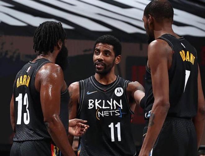 就是不怵枪手！埃梅里带队10次面对阿森纳，4胜4平2负（埃梅里对阵阿森纳10战占优：4胜4平仅2负）