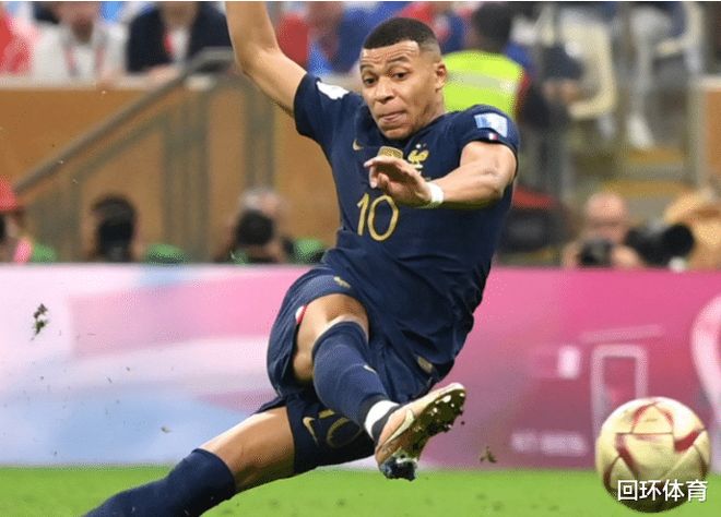 如何评价？CBA杯多人因地板贴纸滑倒引争议：希望引起重视（CBA杯地板贴纸致多名球员滑倒引发争议 呼吁重视场地安全）