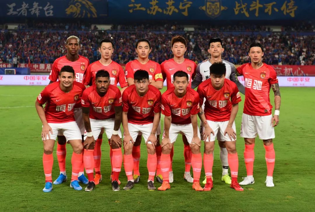 卢伟：球队存在外援球权分配问题，还需再研究如何搭配（卢伟：外援球权分配有问题，搭配方案仍需进一步研究）