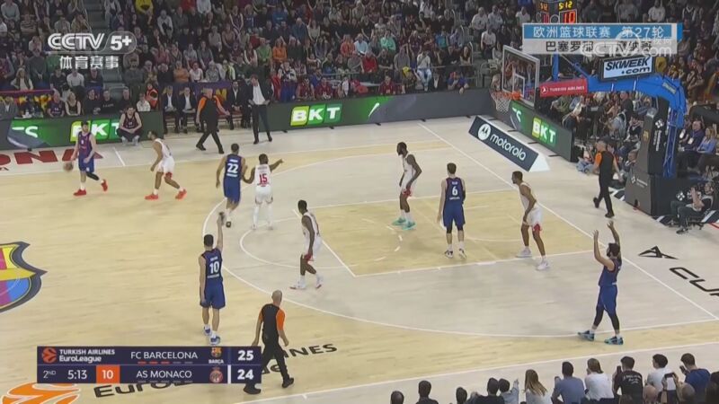 NBA圣诞大战不和谐一幕，詹姆斯输球后提前离场，请注意杜兰特！（NBA圣诞夜现尴尬一幕：詹姆斯败阵提前退场，杜兰特成焦点）