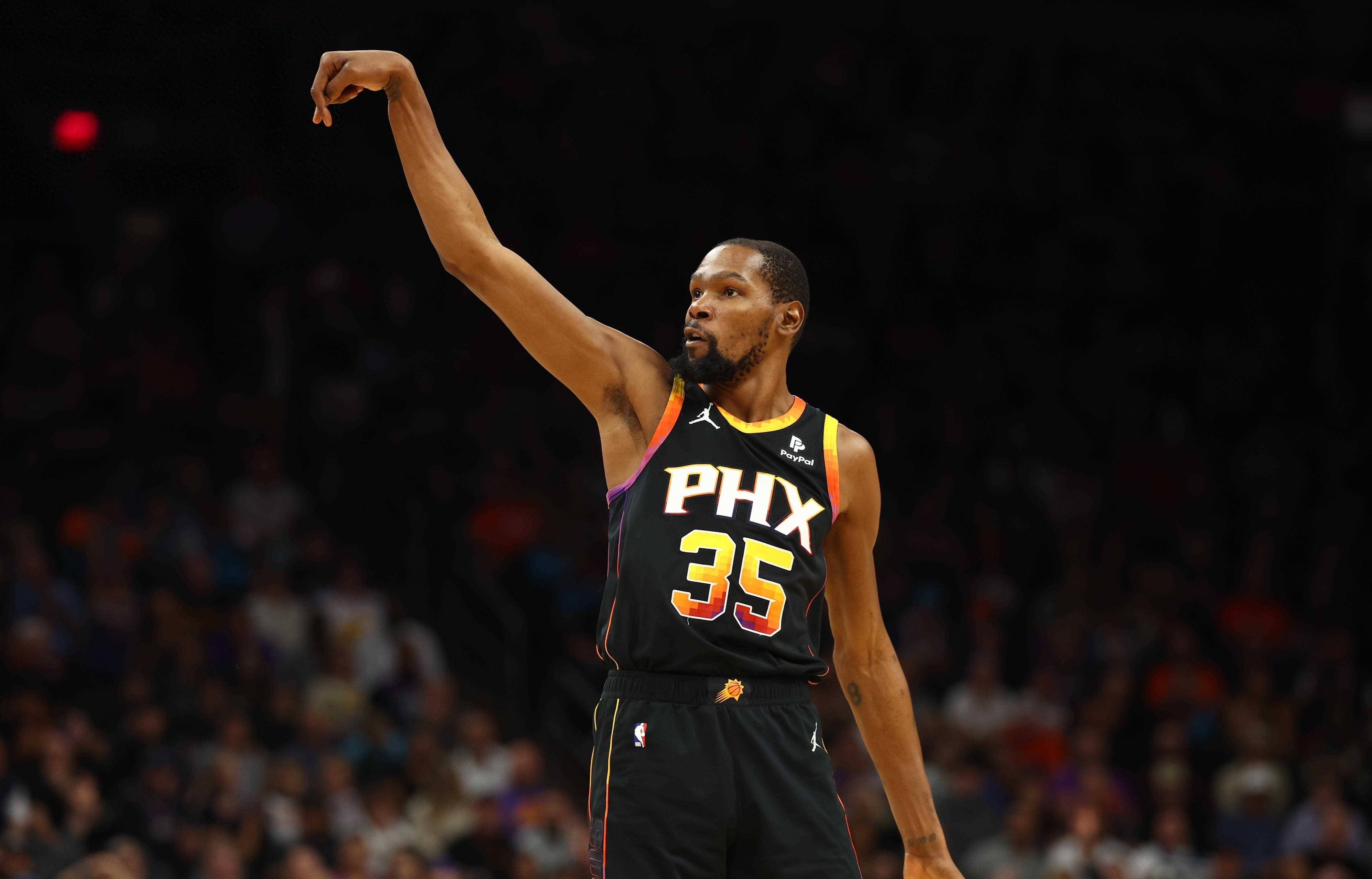 防守也要靠我！杜兰特相继封盖掘金双核约基奇&穆雷（杜兰特防守发威，连续封盖掘金双核约基奇与穆雷）