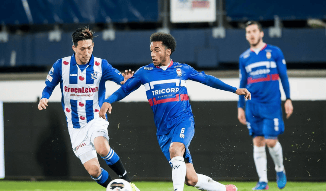 水平联赛中 水平联赛中